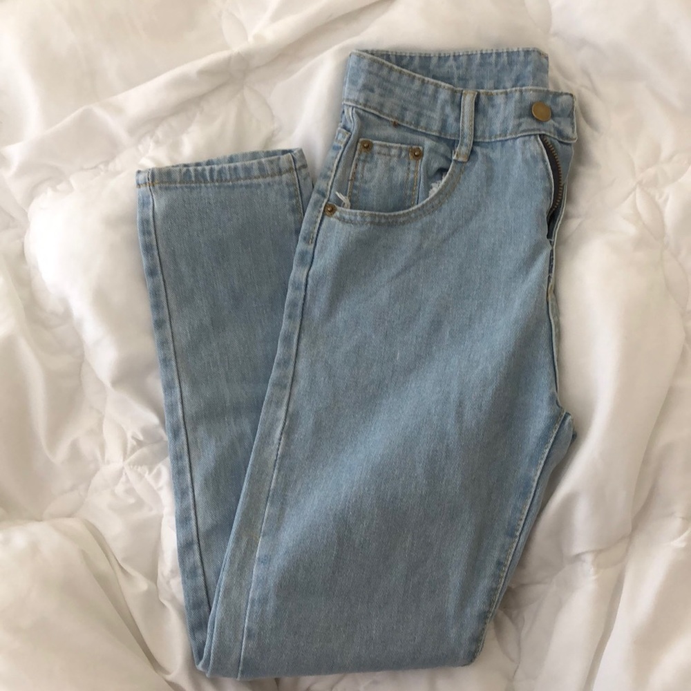 light washed mom jeans